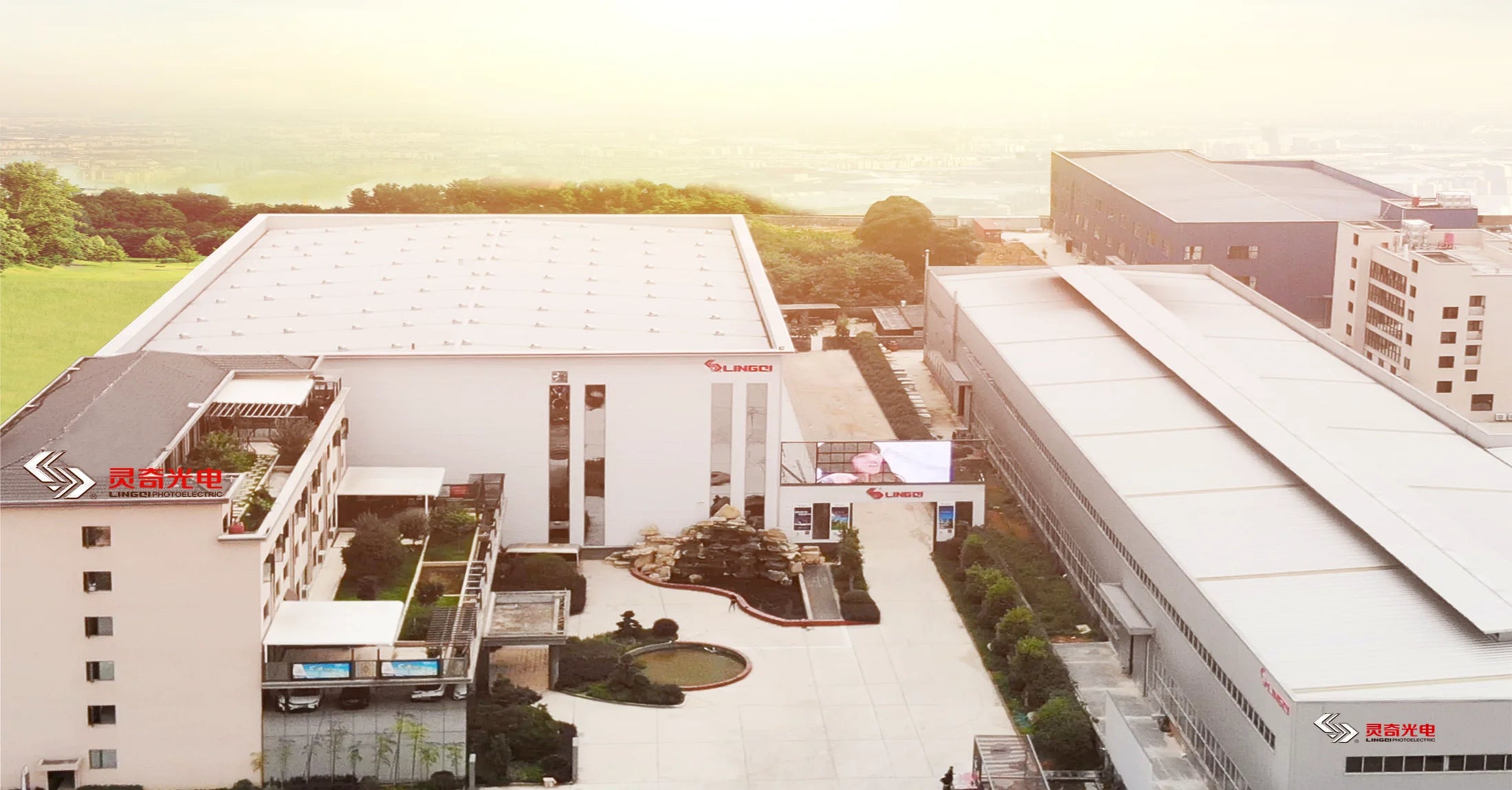 Lingqi manufacturing base and LQSCREEN factory view